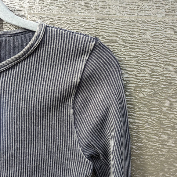 NWT Forever 21 Ribbed Knit Bodysuit Long Sleeve, Charcoal Distressed - Picture 8 of 9